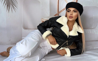 Chamarra corta en cuero textil N27A1